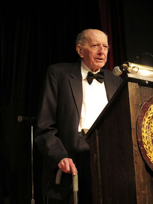 Jerry Tallmer, at his 2012 induction into the Players Club Hall of Fame.   Photo by Jonathan Slaff