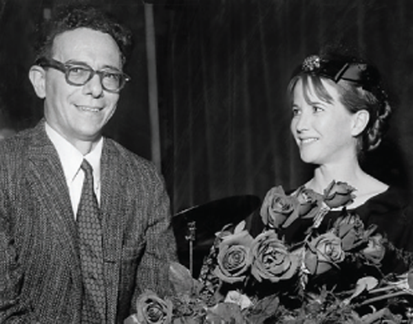 Jerry Tallmer with Julie Harris in 1962 when he received the George Jean Nathan Award in Drama Criticism.