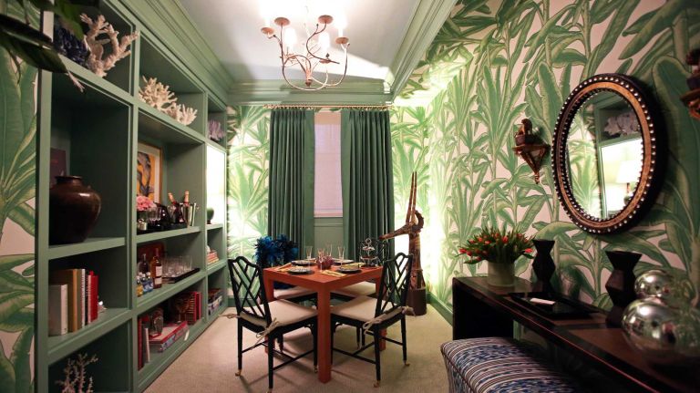 NY Holiday House Show 32 Manhattan's Pamela Banker Associates' sitting room.