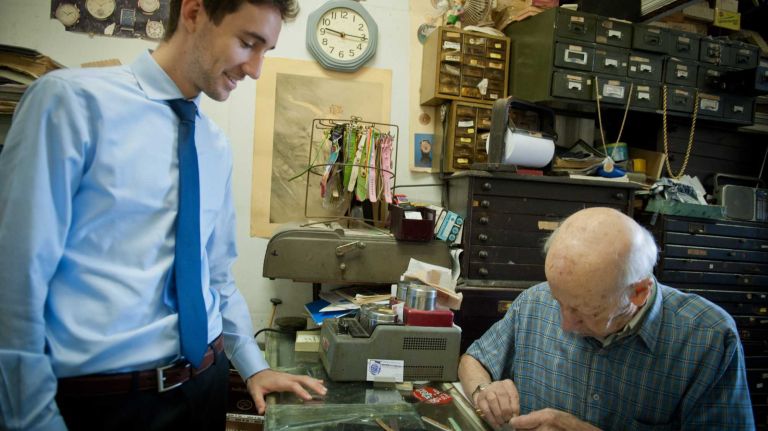 Al Maddox, fixing watches in NYC since 1949 16 Ethan Poskanzer has his watch looked over by Al Maddox. However, Maddox says he exclusively does work for stores now.