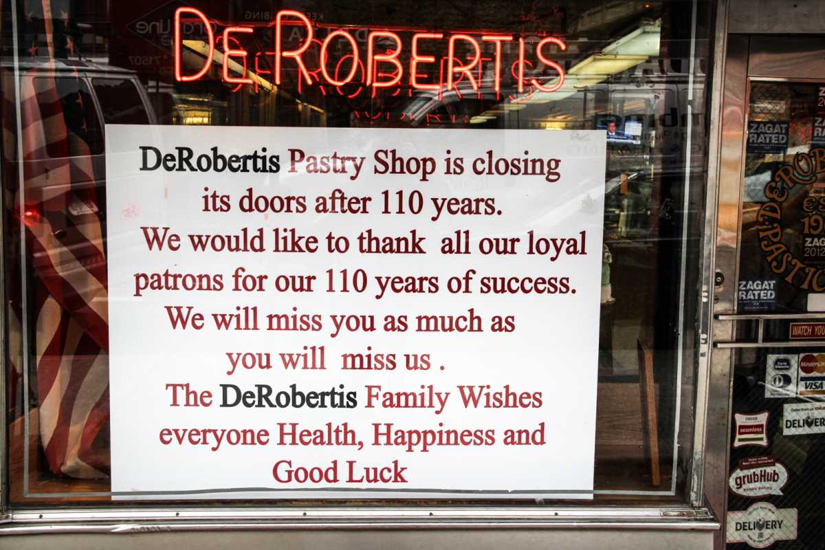 de robertis closing