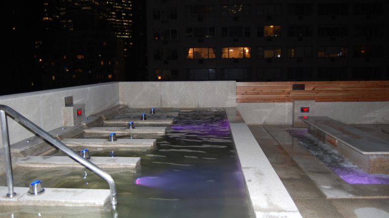 Premier 57 by Spa Castle features tubs, pools, saunas and a swim-up bar 37 The Dream Bath on the roof is a lie down bath with aqua-therapy jets and hydraulic pressure jets aimed at your back, thighs and feet.