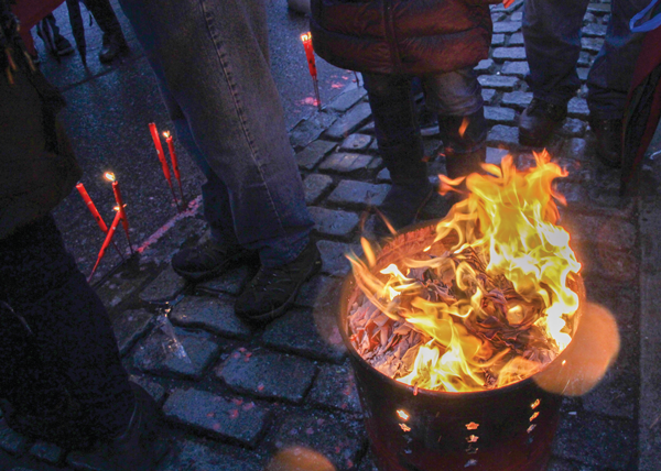 Chinese Memorial Tradition 1 Photo by Tequila Minsky