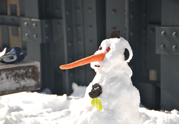 Just Do Art, Week of Feb. 12, 2015 3 Photo by Steven Severinghaus Get good and Frosty, atop the High Line — when your team enters the Snow Sculpt-Off contest (competition deadline, Feb. 28).