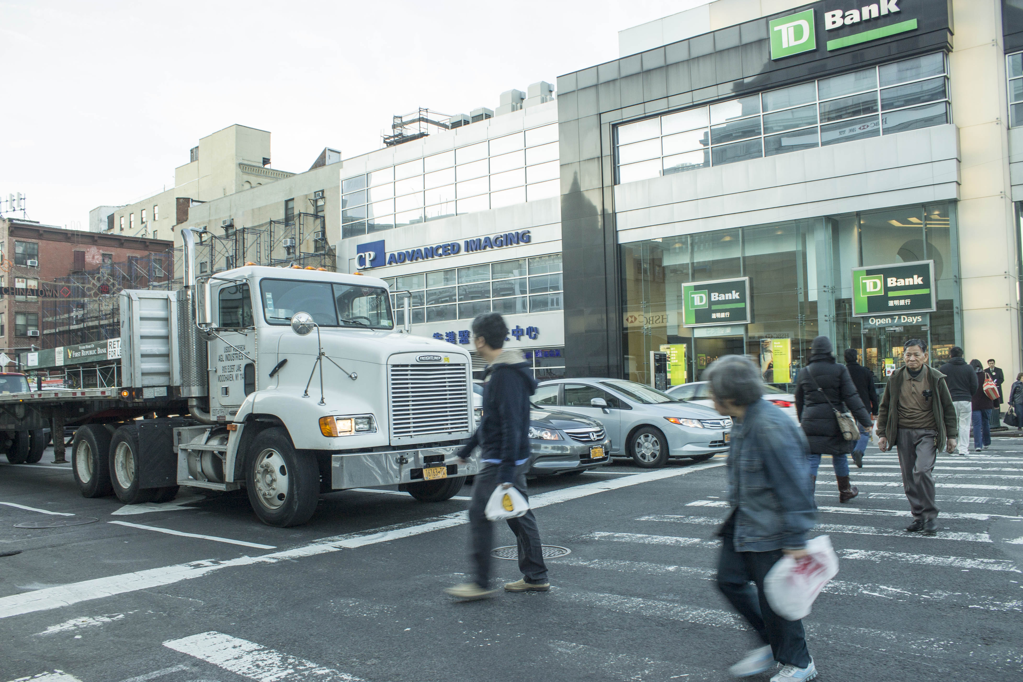 Canal St. is one of the dangerous corridors targeted for safety improvements in the new Vision Zero report for Manhattan.   Photo by Zach Williams