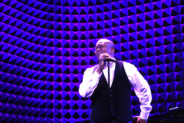 ‘Meeting’ Pays Homage to Disney’s ‘Mermaid’ 1 Titus Burgess, who currently stars in Netflix’s “Unbreakable Kimmy Schmidt,” kicked off the night with his version of “Poor Unfortunate Souls.”