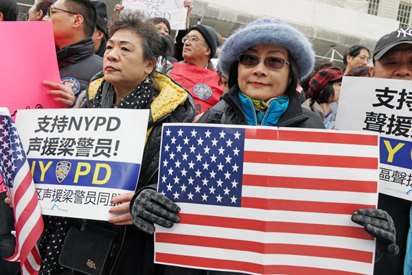 Rally for police 1 Downtown Express photo by Milo Hess