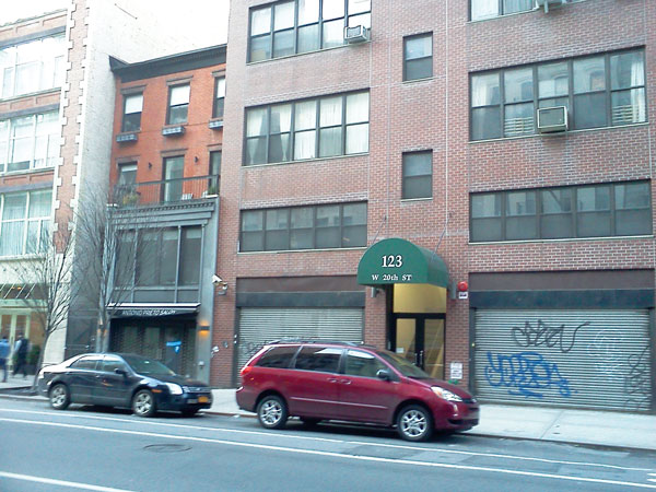 Photo by Scott Stiffler Residents of the W. 20 St. block btw. Sixth & Seventh Aves. say liquor-serving ramen shop Ichiran would be better suited for an avenue rather than their side street.