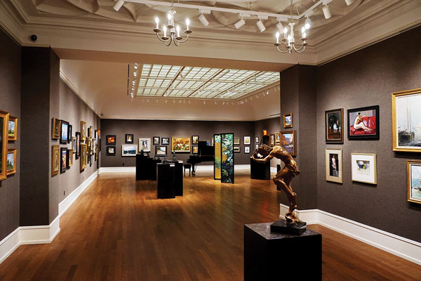 The Salmagundi Club’s renovated main gallery.