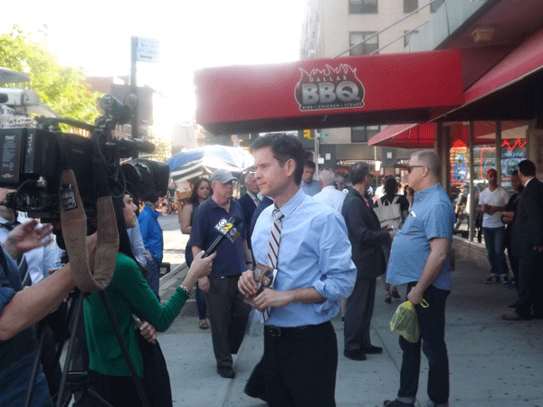 NYPD Identifies Suspect in Dallas BBQ Assault in Chelsea 2 State Senator Brad Hoylman among activists flyering the Dallas BBQ on May 8. Courtesy Gay City News.