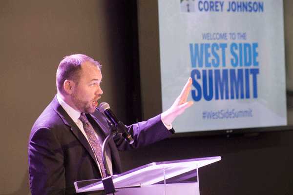 West-Side-Summit,-corey