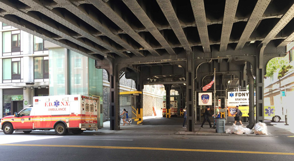 Plan Would Heed Siren Calls to Relocate Ambulance Station 2 Plans are underway to move EMS 7 to W. 29th St., far away from its disruptive presence under the High Line. Photo by Alicia Green.