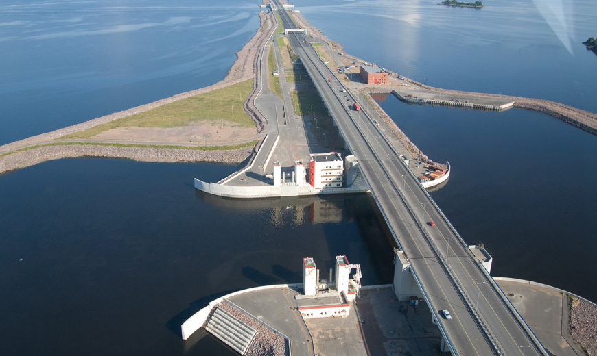A flood protection barrier similar to this one in St. Petersburg could double as a highway, or train, linking New York and New Jersey. Photo: Transmost Company.