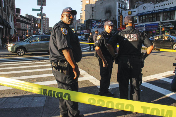 Downtown Express photo by Tequila Minsky Strategic Response Group officers were quickly on the scene after the shooting at the federal building. 
