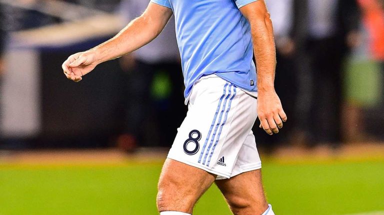 New York City FC midfielder Frank Lampard warms up prior to an MLS game against Toronto FC at Yankee Stadium on Wednesday, Sept. 16, 2015.