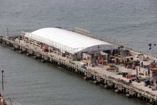 Mysterious fashion show for Tribeca pier 1 A new tent going up on Tribeca's Pier 26 Wednesday. Downtown Express photo by Milo Hess.