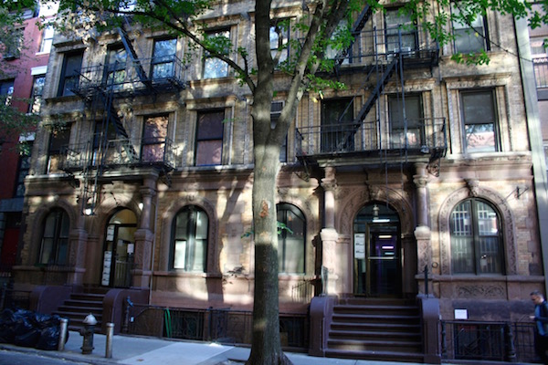 Illegal Construction, Unsafe Conditions on W. 25th St. 1 Don’t let the peaceful façade fool you. Tenants say that life at 264 and 266 W. 25th St. has been thrown into chaos. Photo by Yannic Rack