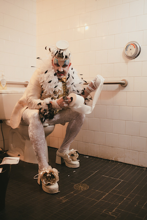Dandy Darkly’s bloody tales have real guts 2 Sit a spell, and enjoy the dirty tales of Dandy Darkly. Photo by Laura Pardo.