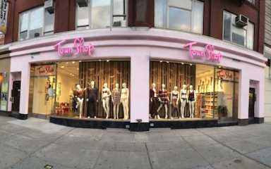 CHEN-holiday-sales-town-shop-IS