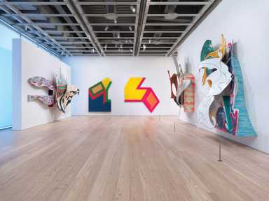 Nov19_Stella_Installation1-SMALL