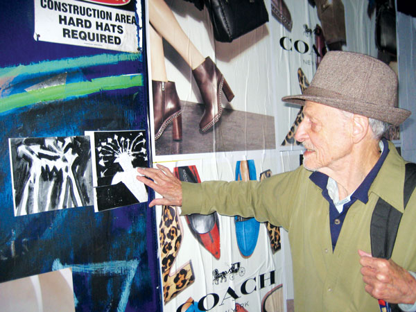 Downtown Express photo by Dusica Sue Malesevic Robert Janz has been filling Tribeca’s streets with his art for years.