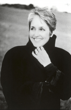 JAN.27-joan-baez-by-Dana-Tynan-joanbaez.com-IS