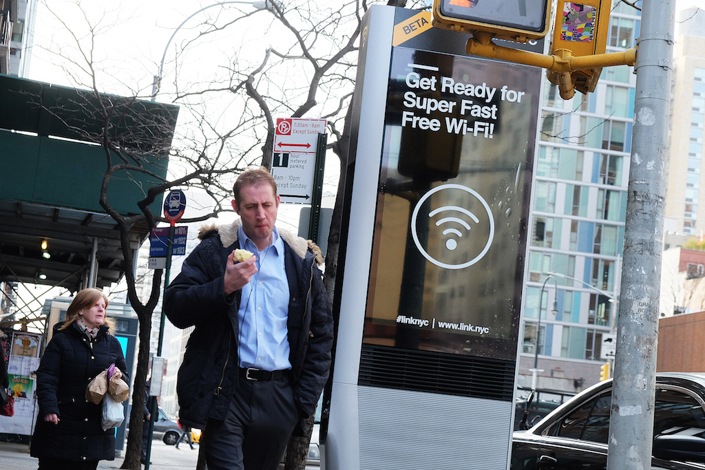 Link is a new way to think about sidewalk telecom 2 WiFi 1
