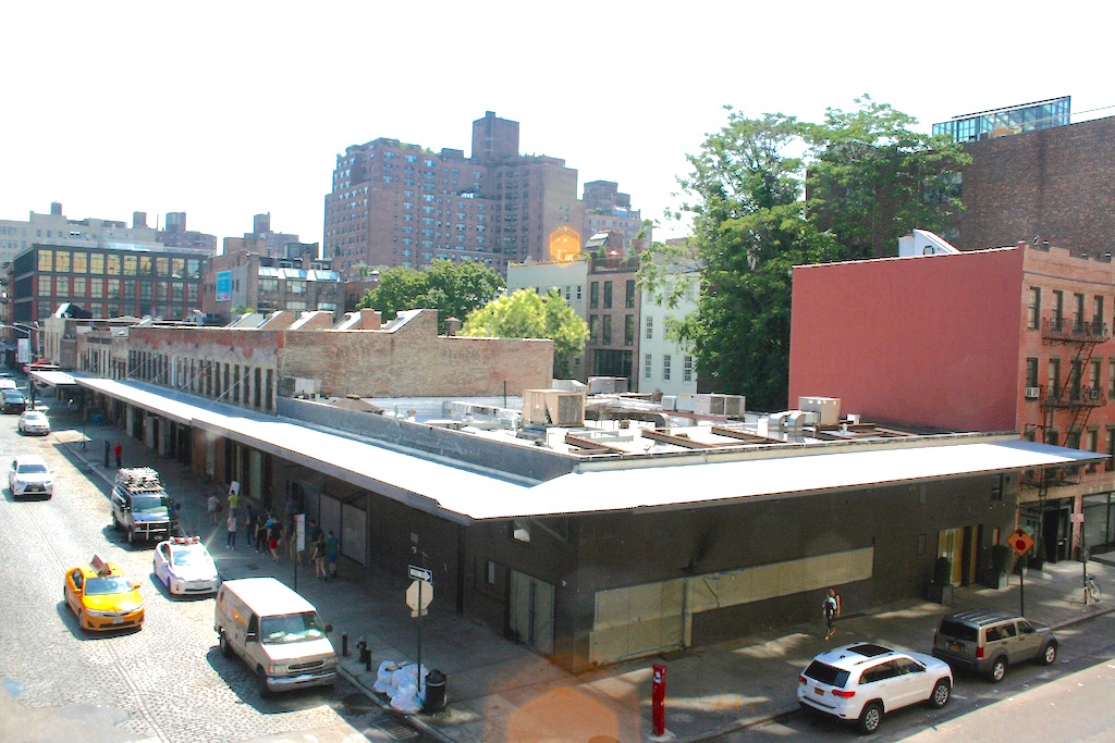 No “curation” or “typologies” needed, this is what low-scale Gansevoort Row, between Ninth Ave. and Washington St., looks like today — which is exactly the way most locals want to keep it.