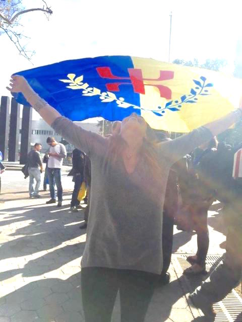 A crowd of some 500 Berber (Amazigh) activists from Algeria’s Kabylia region and the diaspora gathered at the U.N. on Oct. 11, to symbolically raise the flag of their homeland. The action was led by Ferhat Mehenni, president of the Kabylia provisional government. The provisional government, known as Anavad, is demanding recognition of the Amazigh language and cultural rights in Algeria, and advancing a right to self-determination for the Kabylia region if these demands are not met.    Photo courtesy Mansour Bensahnoune Ulhadi via Facebook 