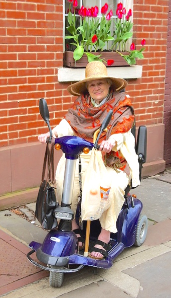 Nantandy, 88, Westbeth artist, 3-D canvas pioneer 2 nan, scooter