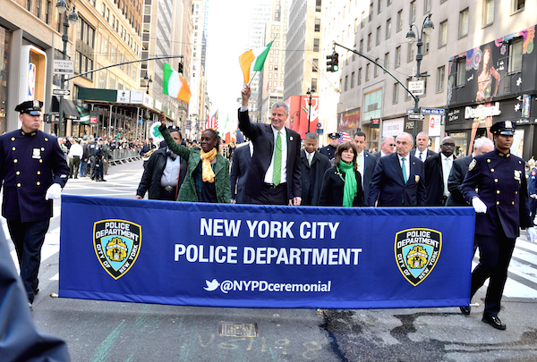 Finally, Irish Unity in St. Pat's Parade 2 Mayor Bill de Blasio and First Lady Chirlane McCray, with NYPD Commissioner Bill Bratton and his wife, Rikki Klieman. | DONNA ACETO