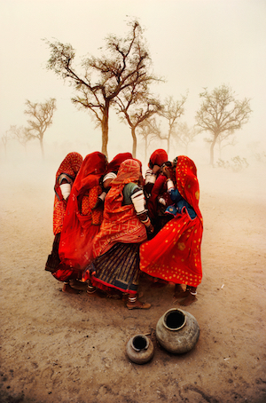 Steve McCurry sees India, in spectacular color 2 “Dust Storm, Rajasthan, 1983.” Photo © Steve McCurry.