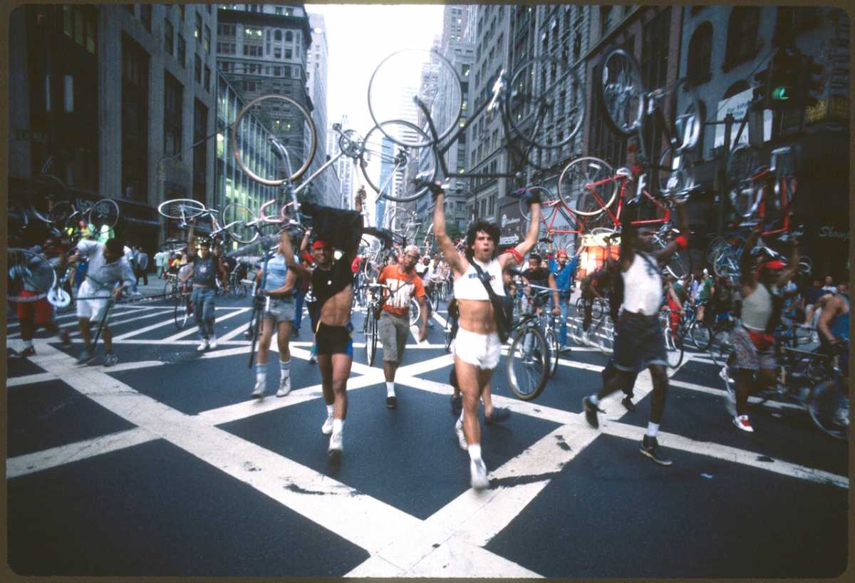 bw, critical mass