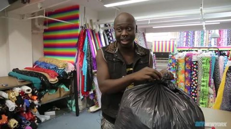 Bob the Drag Queen goes shopping with amNewYork