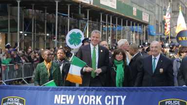 Mayor de Blasio marches in NYC St. Patrick’s Day parade
