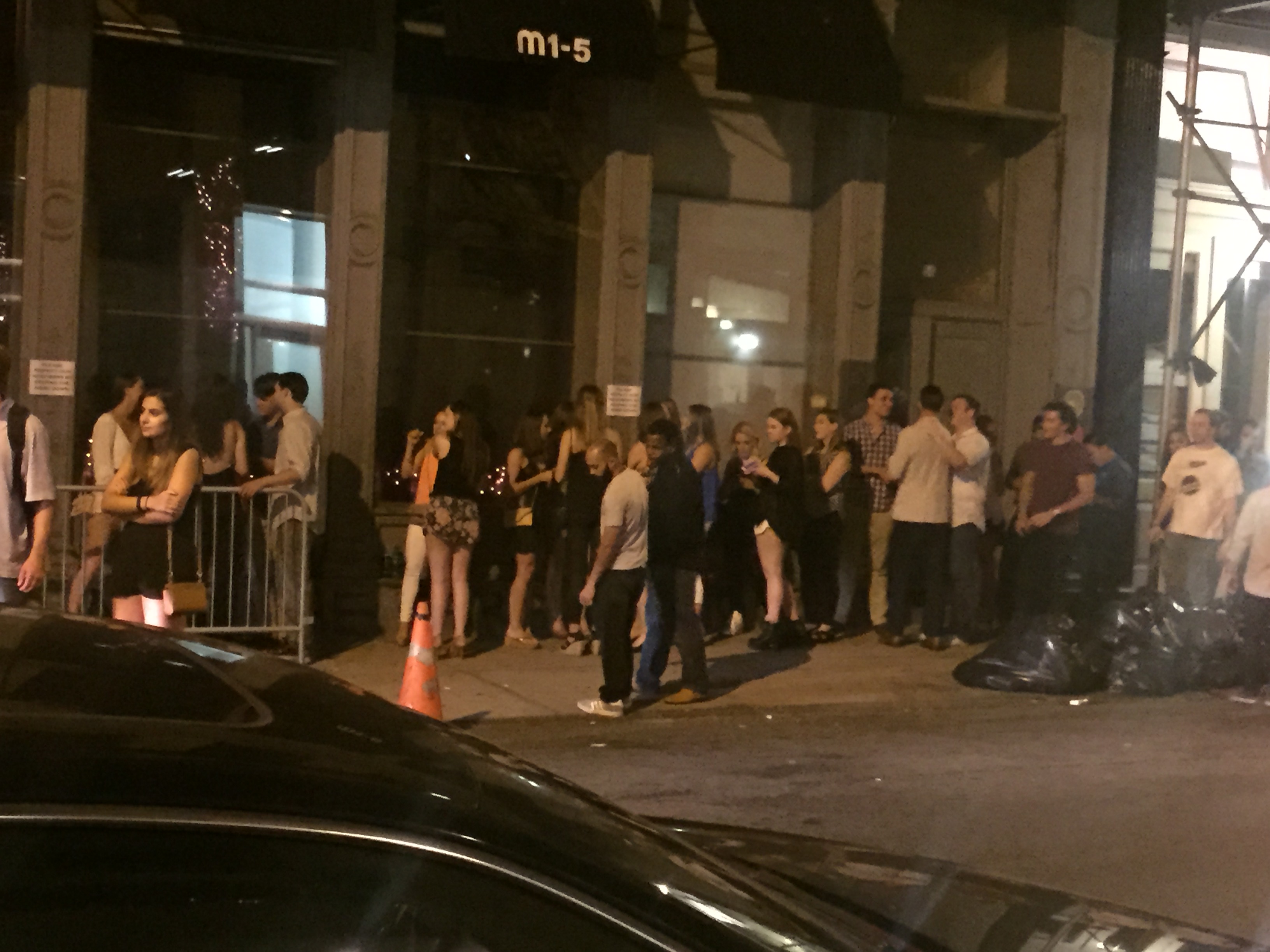 Bar fight: Locals say rowdy Tribeca club violates law 1 Residents of Walker St. complain that the thumping nightclub atmosphere of M1-5 Lounge — which originally billed itself as an “unobtrusive” pub — draws rowdy crowds that line up down the block and cause a late-night nuisance on the street.