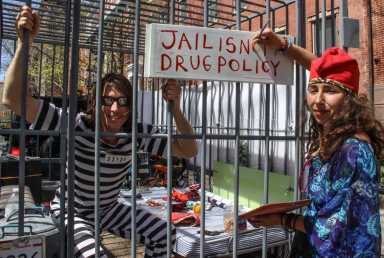 PotDispensary-2016-04-28-V01,VIL,PRINT_WEB,WEB