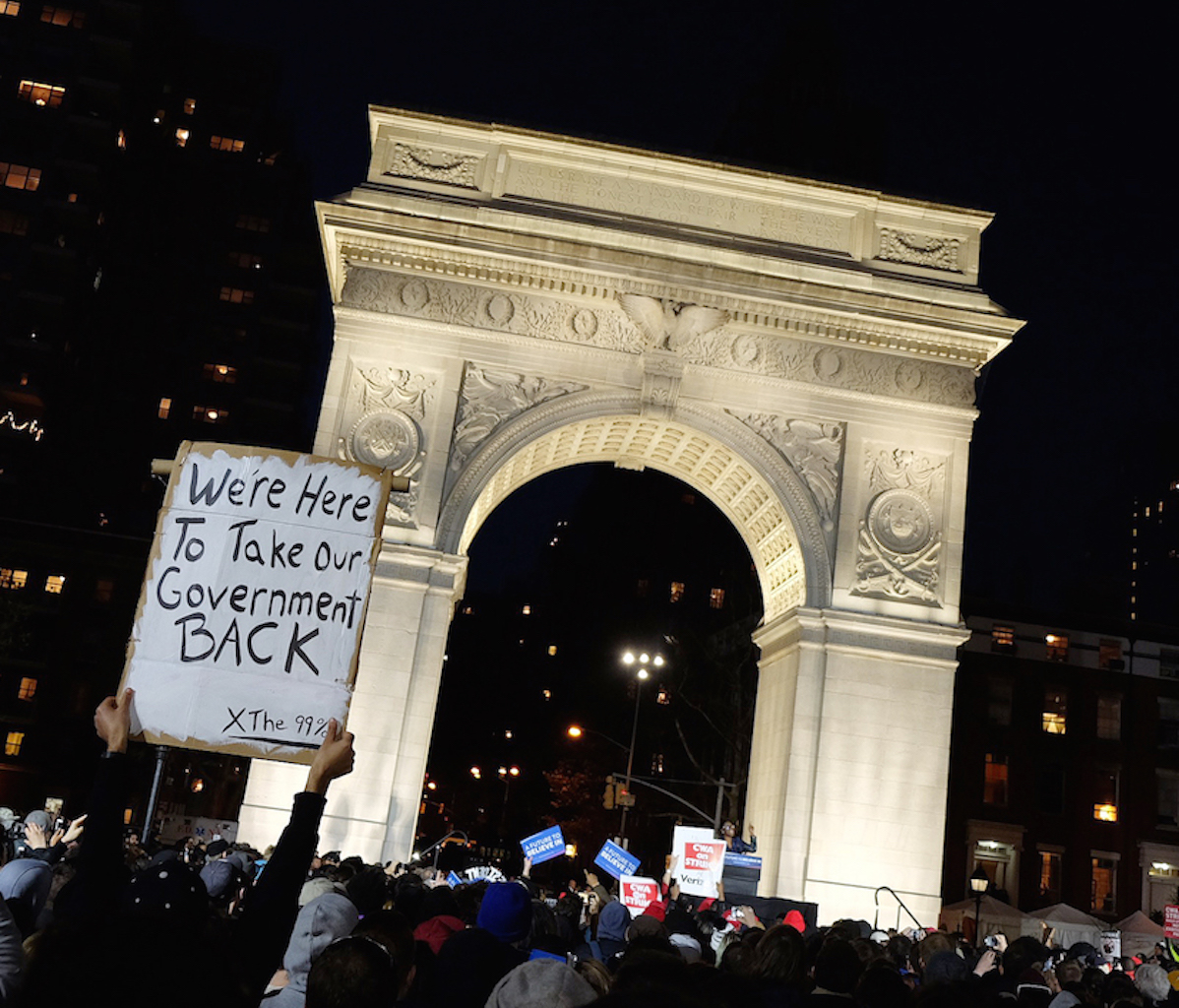 Photo by Jonathan Alpeyrie Sanders’s populist and “clean” campaign is increasingly resonating, especially idealistic young voters.