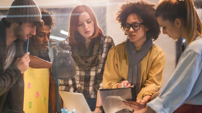 AMNWGENDER0412_4CL_WEB