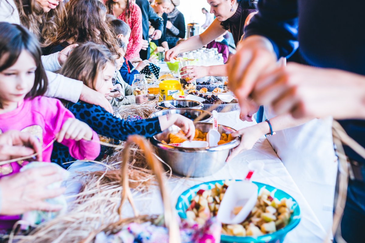 Matzapalooza! Turn a passable Passover into a sensational Seder 1 National Yiddish Theatre Folksbiene / Yuliya Levit A “Build Your Own Seder” station will give families the chance to combine traditional and modern customs for their Passover meal.