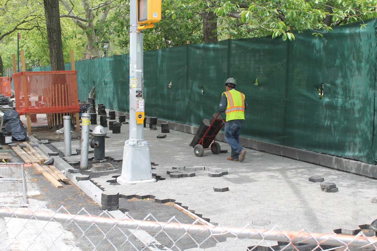 WashingtonSquareSidewalks-2016-05-19-V02,VIL,PRINT_WEB,WEB