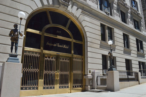 The Imperial Court Hotel, at 307 West 97th Street, currently rents 99 of its 227 units for short-term occupancy, according to a city investigation. | JACKSON CHEN 