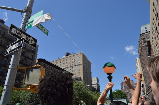 The big reveal on West 103rd and Broadway. | JACKSON CHEN 