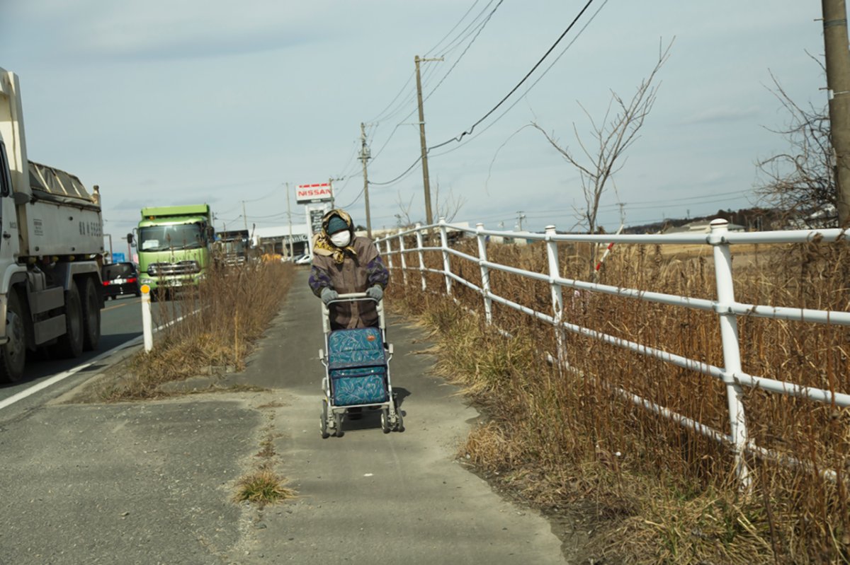 Fukushima: The nuclear power plant disaster is far from over, as Japan marks the 5th anniversary of the 2011 monster quake and tsunami that triggered the Fukushima disaster. 100.000 people are still in refuge due to the Fukushima tragedy. Many parts of the areas are still exposed by high radiation. It accelerates the depopulation of Fukushima prefecture, making the communities’ future more difficult. The captain: An old woman walks in Minamisoma where the community is recovering from Fukushima disaster somehow but the depopulation becomes a big problem.