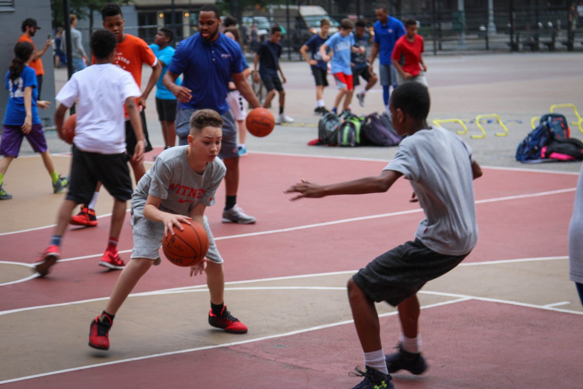Knicks bounce down to the Village for skills clinic 1 KnicksGVYC-2016-06-16-V01,VIL,PRINT_WEB,WEB