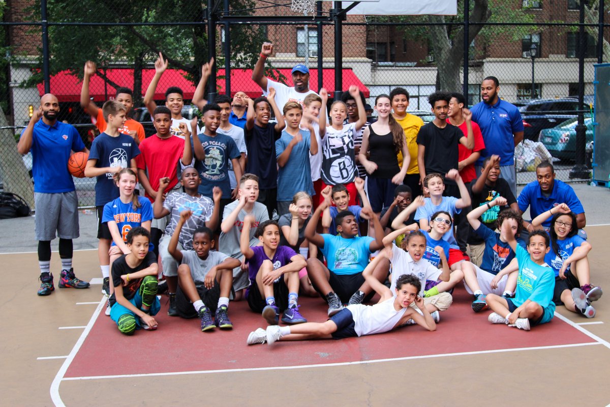 Knicks bounce down to the Village for skills clinic 2 KnicksGVYC-2016-06-16-V02,VIL,PRINT_WEB,WEB