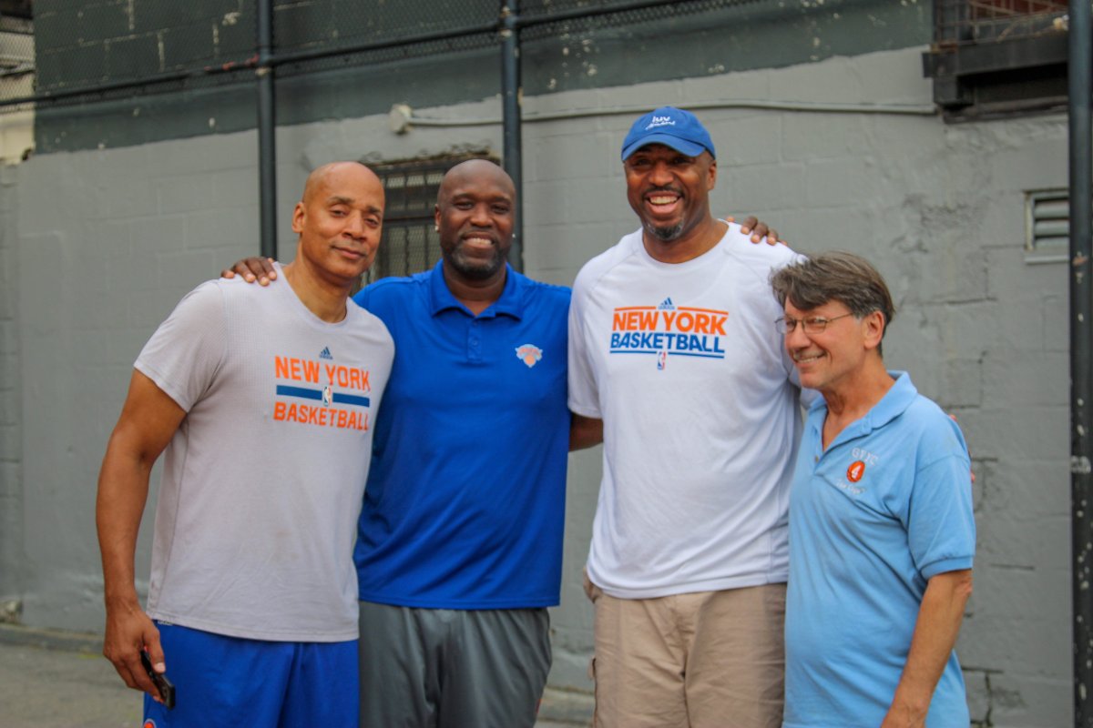 Knicks bounce down to the Village for skills clinic 4 KnicksGVYC-2016-06-16-V03,VIL,PRINT_WEB,WEB