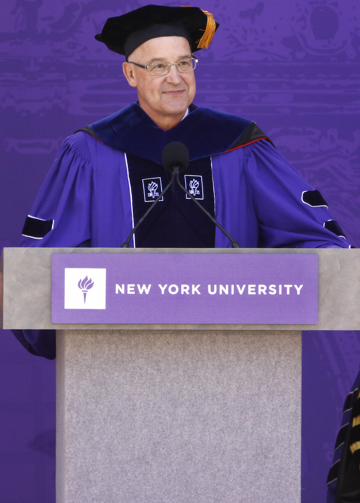 Hamilton steps into the box at N.Y.U. graduation with lineup of heavy hitters up at the stadium 6 NYUGraduation-2016-06-02-V01