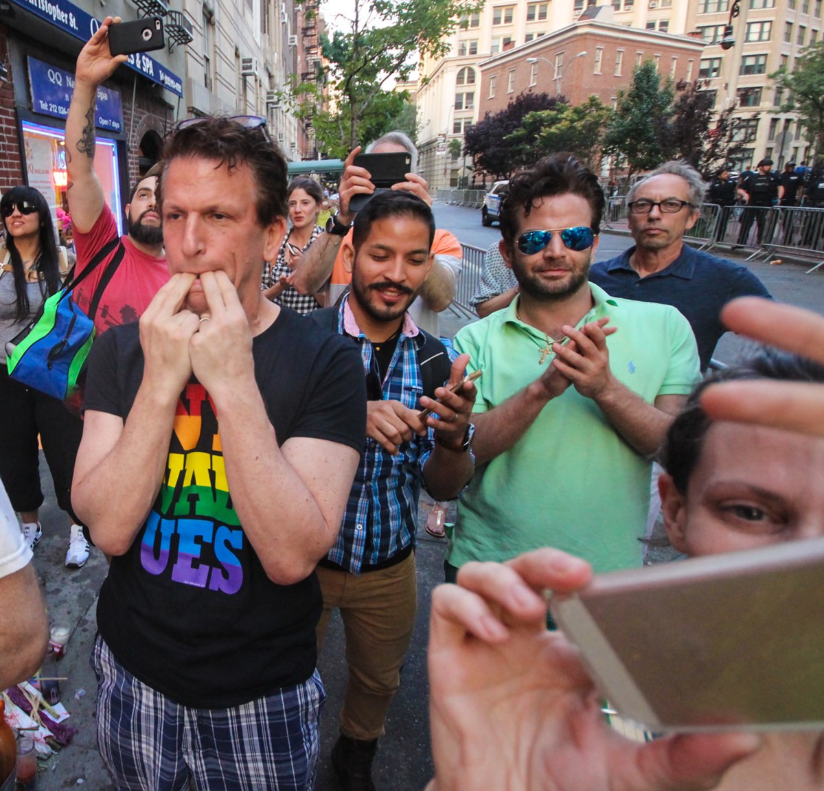 P.S. 3 kids shine a light for peace and tolerance 8 PS3StonewallSing-2016-06-23-V02,VIL,PRINT_WEB,WEB