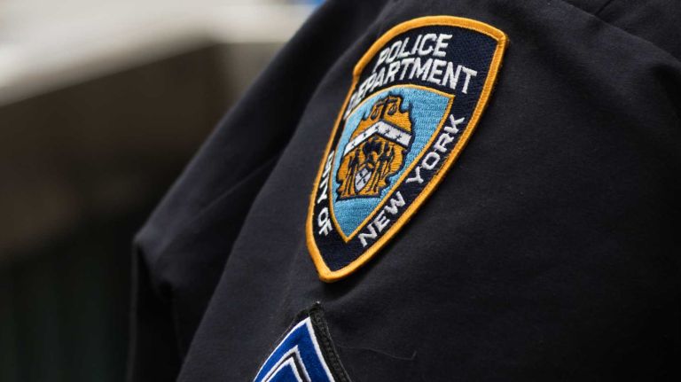nypd off-duty cop shooting